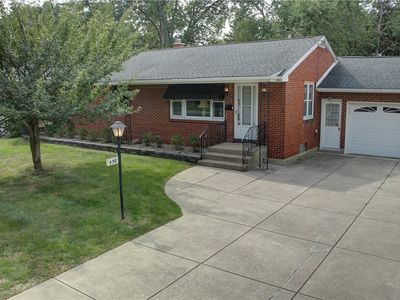 438 Robert Dr