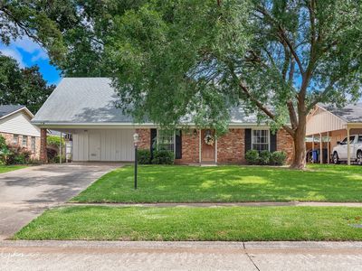 182 Chelsea Dr