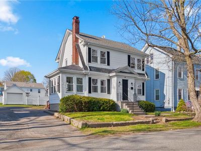 20 E Barrows St