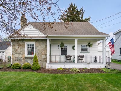39 Hotchkiss Ave