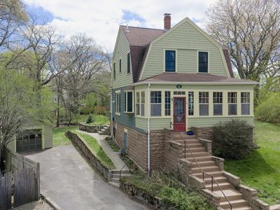 54 Oak St