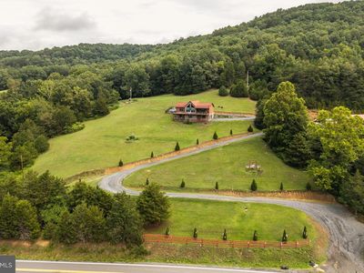 11 Crest View Dr