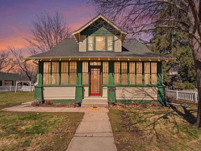 223 Summit Ave S