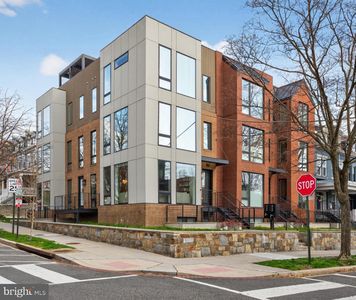 4129 8th St NW #1