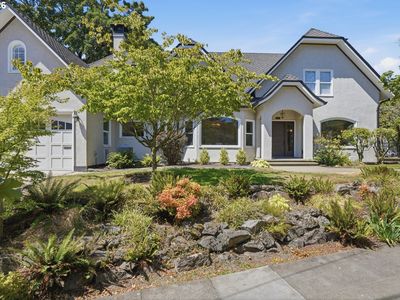 1133 NE 37th Ave