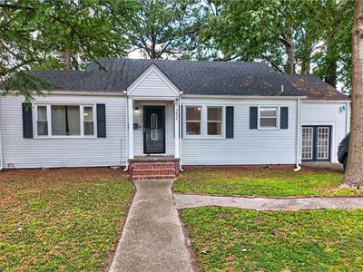 3835 Lenoir Cir