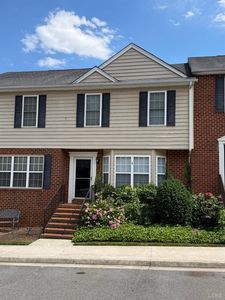 110 Aaron Pl APT 207