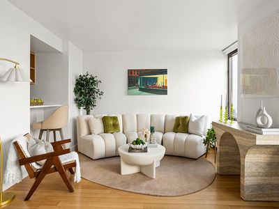 100 W 39th St APT 38I