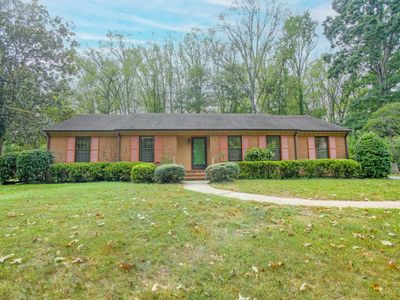 2905 Ravenwood Dr
