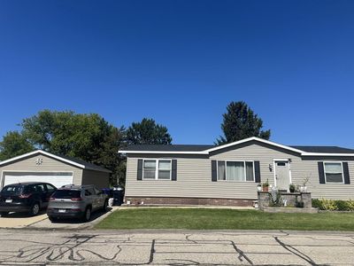 Property at 118 S Eastown Manor, Elkhorn, WI