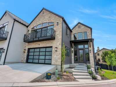 250 S Main St #10