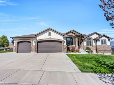 322 W Lariat Blvd