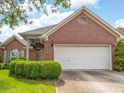 136 Canterbury Dr