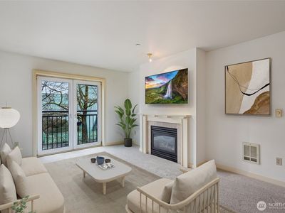 701 1st Avenue N #204