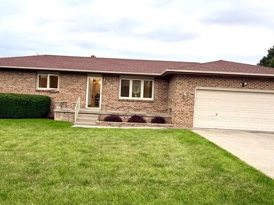 1627 W Berry Hill Dr