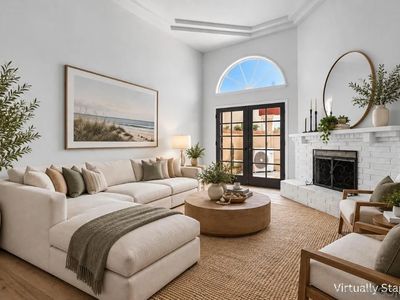 2565 Navarra Dr Unit B