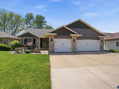 1401 N Pikes Peak Cir