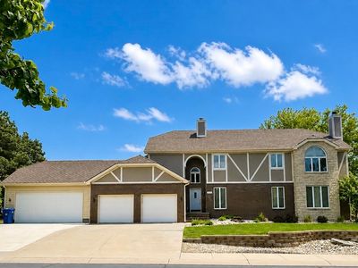 3700 Fairway Dr