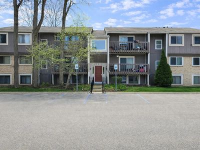 29860 W 12 Mile Rd APT 604