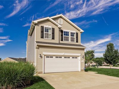 Property at 10412 Redbud Dr, Aurora, OH