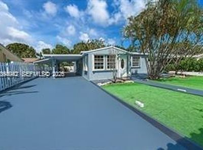 307 SW 15th St