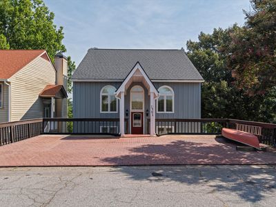 1401 Waters Edge Dr