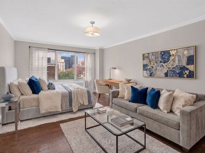 370 E 76th St APT A1104