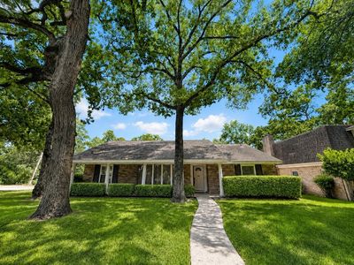 401 Shadywood Cir