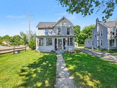 576 S Main St