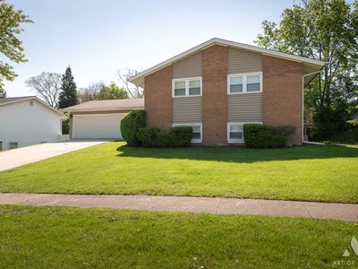 6425 Clark Dr