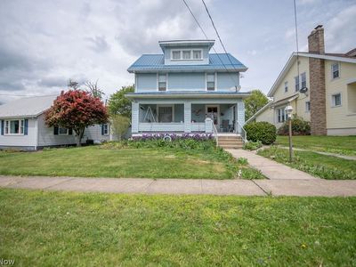 77 4th St NE
