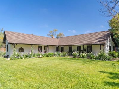 919 Puddingstone Dr