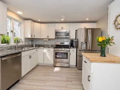 Property at 1 Union Ct, Amesbury, MA