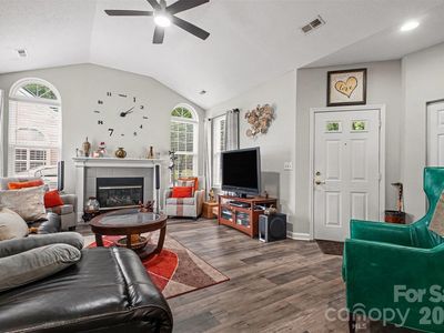 8057 Sultana Cir