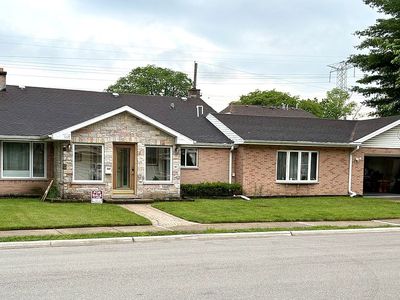 5807 Capri Ln