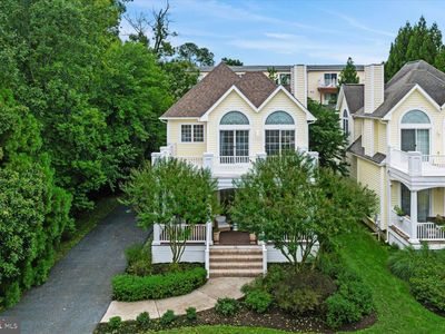 26 Eleanor Lee Ln E