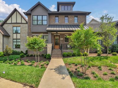 4411 Westlawn Dr