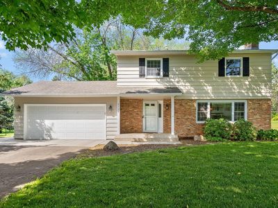 2105 Urbandale Ln N