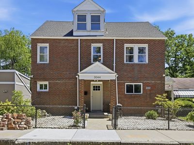 3044 Iowa St