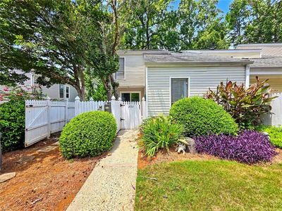2692 Meadowlawn Dr SE