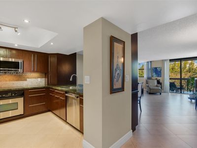 2900 NE 14th Street Cswy APT 402