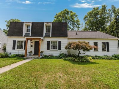 1829 Surrey Pl
