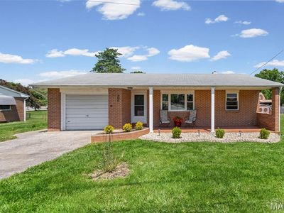 Property at 300 Nelder Dr, Godfrey, IL
