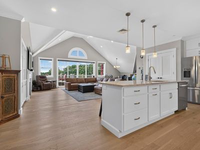 7 Longview Drive #404