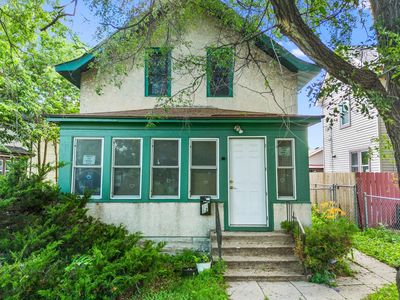 3612 Chicago Ave