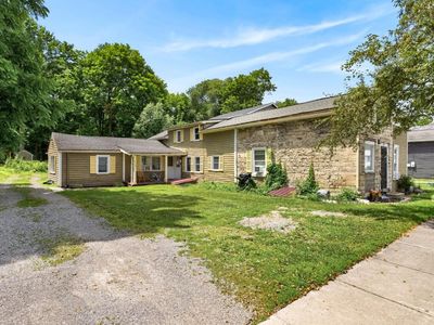 1037 Main St