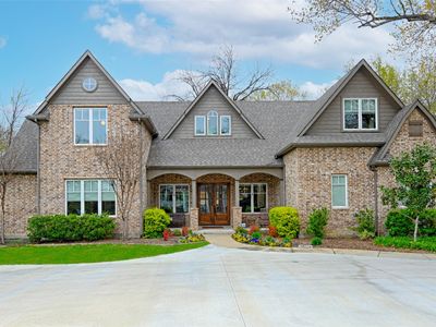 2737 Farmers Branch Ln
