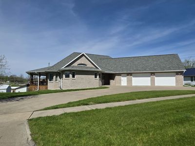 811 N Main St