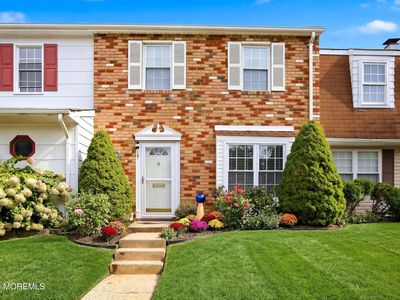 Property at 17 Kingsley Way, Freehold, NJ
