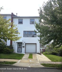 160 Roosevelt Ave